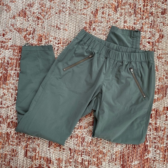 Athleta Relaxed Fit Capris - Picture 2 of 9